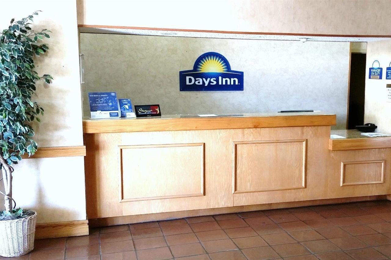 Days Inn By Wyndham Seguin Tx Luaran gambar